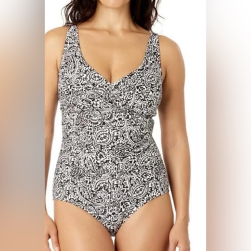 Lands' End Twist front One Piece Swimsuit Black White Paisley Size Small NWOT